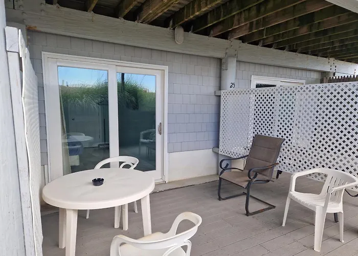 Sandcastle Beachfront Inn